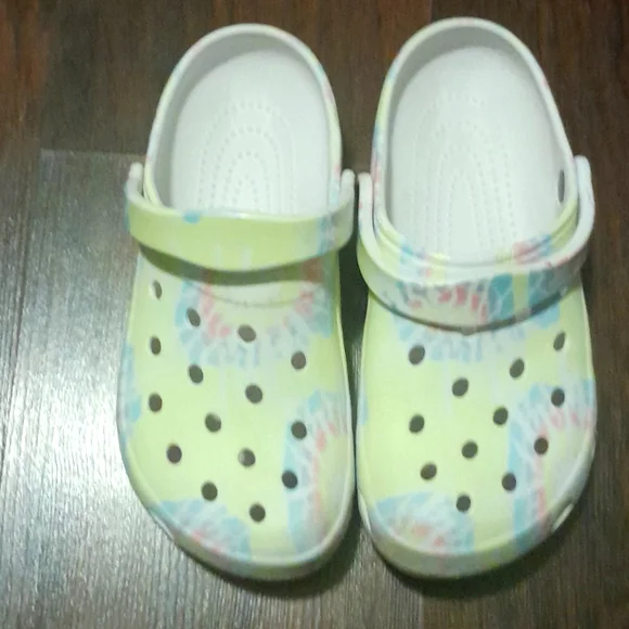 Crocs - Picture 1 of 2